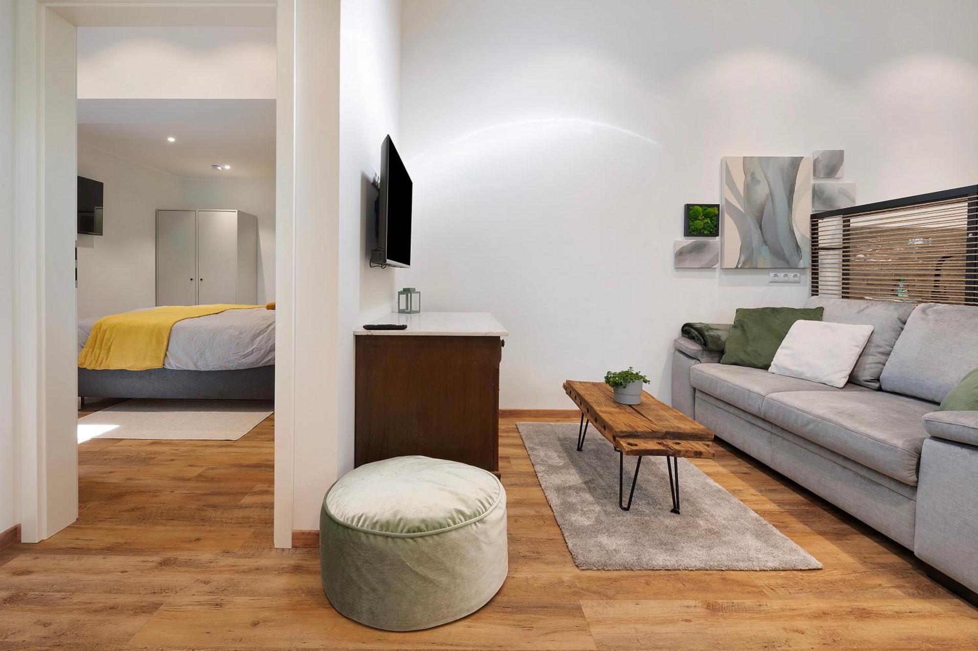 Eichengefluester Waldhuette Apartment *